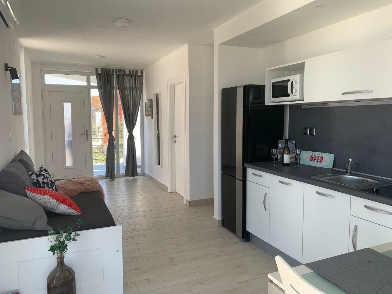Modern Apartments Day شيبينيك المظهر الخارجي الصورة